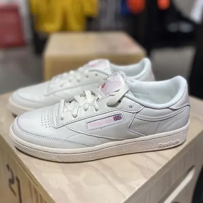 Alternative view of Giày Reebok Wmns Club C 85 'Chalk' DV8271