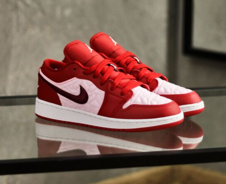 Giày Nike Air Jordan 1 Low SE 'Red Quilt' (GS) DB3621-600 - Ảnh 7