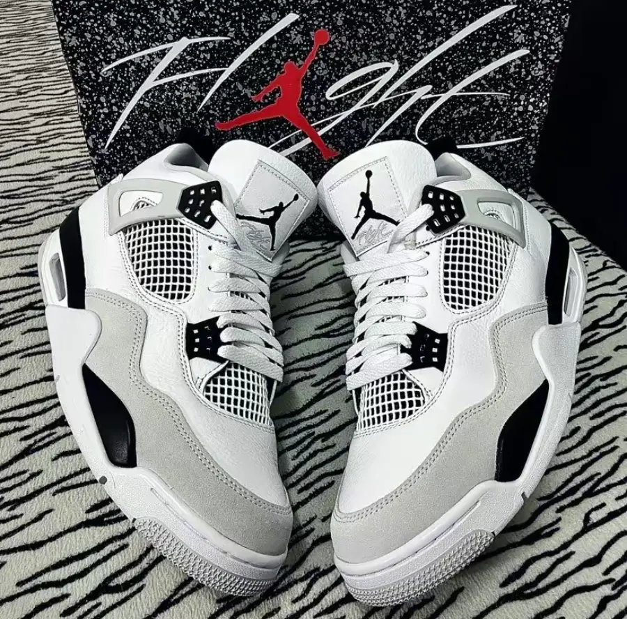 Alternative view of Giày Nike Air Jordan 4 Retro 'Military Black' DH6927-111