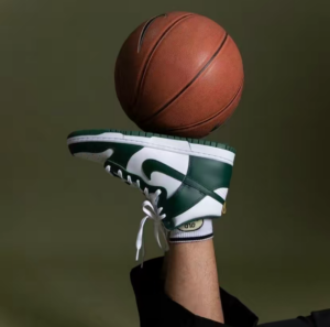 Alternative view of Giày Nike Dunk High 'Australia' DD1399-300