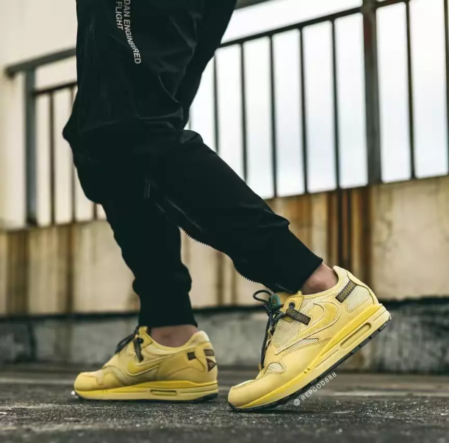 Giày Nike Air Max 1 x Travis Scott 'Gold' DO9392-700 - Ảnh 4