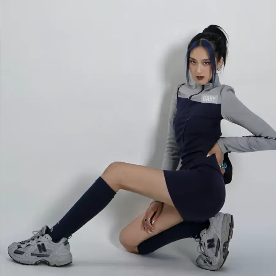 Alternative view of Giày New Balance 827 'Dark Grey' ML827XC