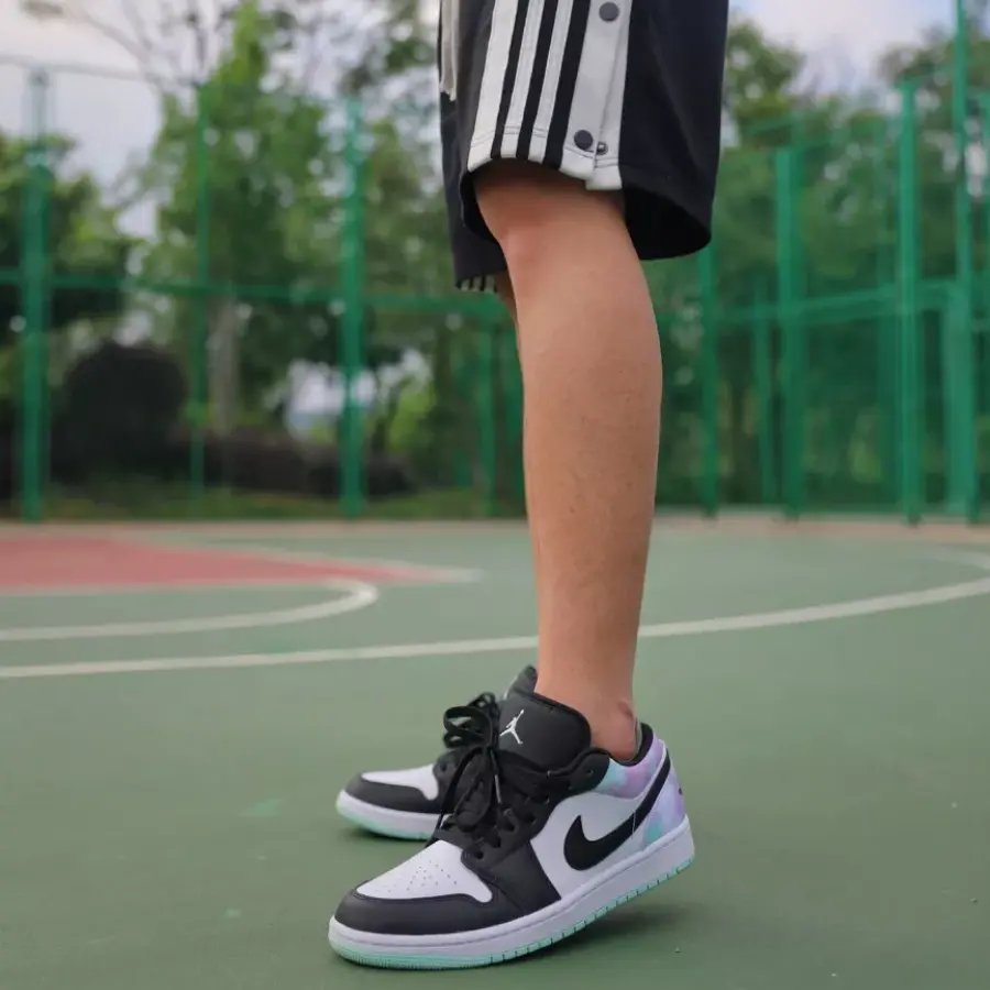 Alternative view of Giày Nike Air Jordan 1 Low 'Tie Dye' DM1199-100