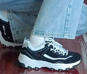 Alternative view of Giày Skechers D'Lite 1.0 'Black' 894129-BKW