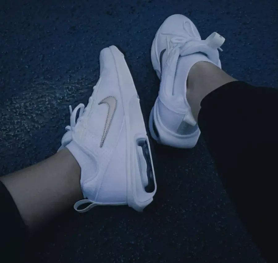Alternative view of Giày Nike Air Max Interlock Lite 'White Metallic Bronze' DH9393-100