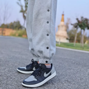 Alternative view of Giày Nike Air Jordan 1 Retro Low 'Golf Shadow' DD9315-001