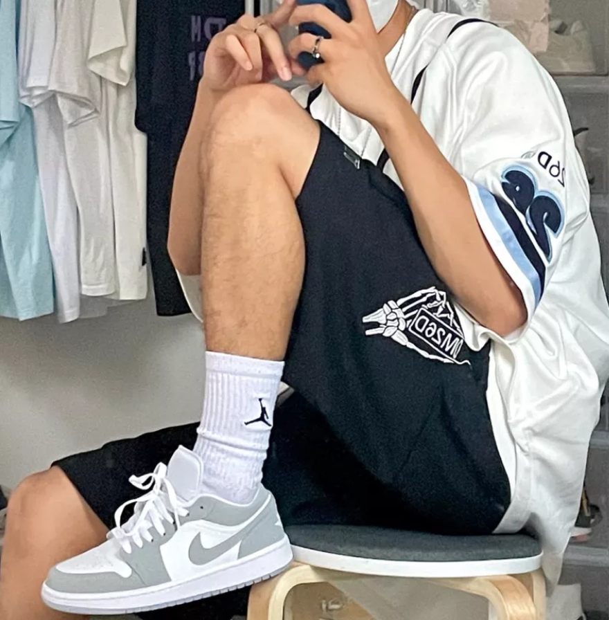 Giày Nike Wmns Air Jordan 1 Low 'White Wolf Grey' DC0774-105 - Ảnh 4