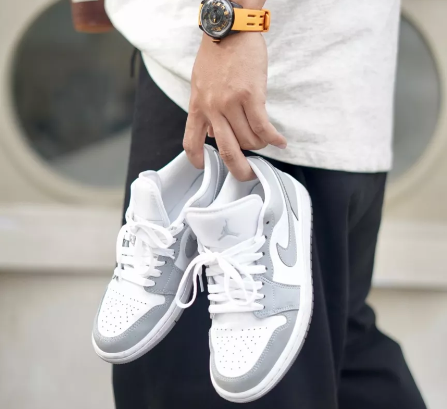 Giày Nike Wmns Air Jordan 1 Low 'White Wolf Grey' DC0774-105 - Ảnh 2