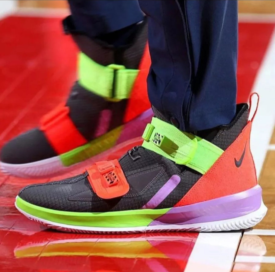 Giày Nike LeBron Solder 13 'Grey Red' AR4228-002 - Ảnh 2