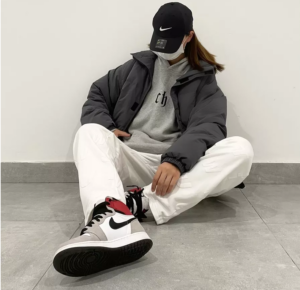 Alternative view of Giày Nike Air Jordan 1 Retro High OG GS 'Smoke Grey' 575441-126