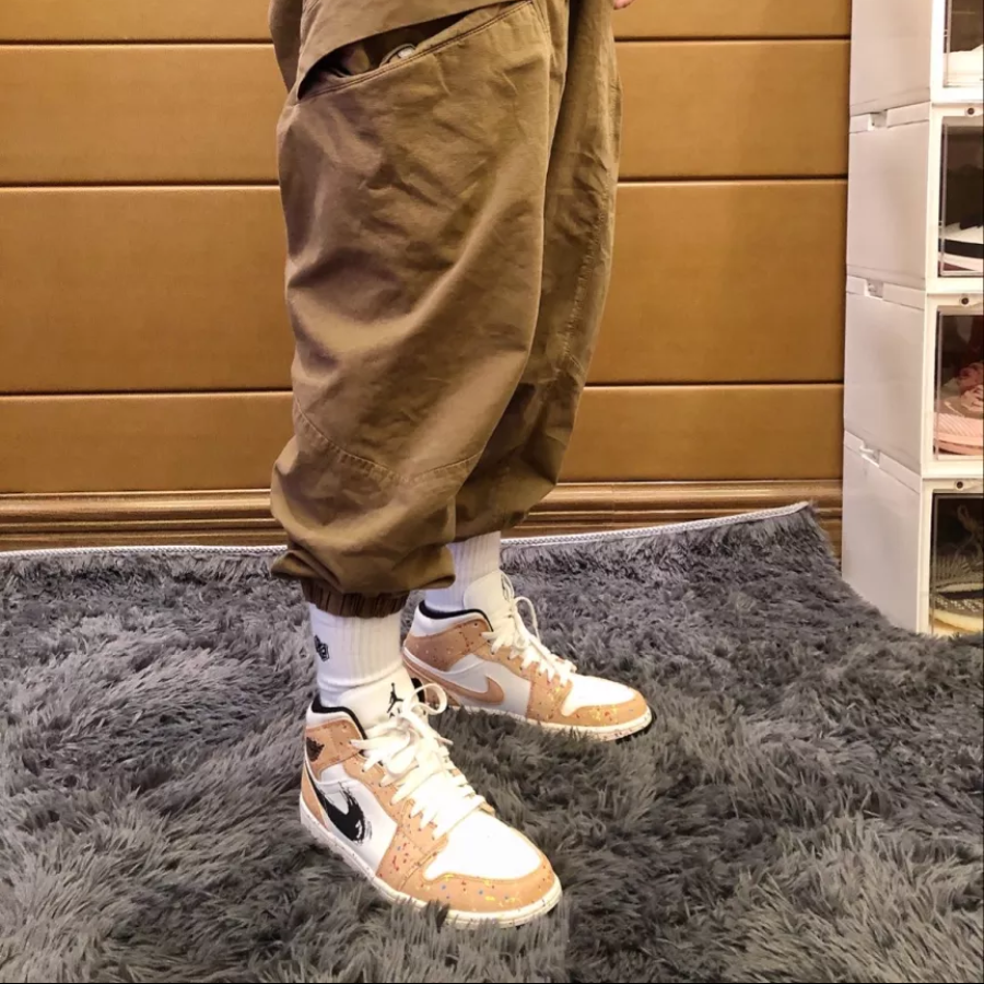 Giày Nike Air Jordan 1 Mid SE 'Brushstroke Paint Splatter' DA8005-100 - Ảnh 3