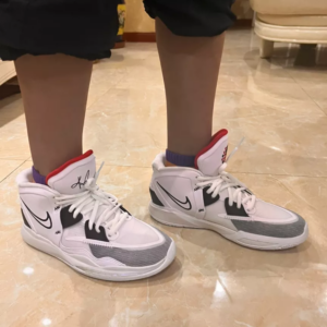 Alternative view of Giày Nike Kyrie 8 Infinity GS 'White Black' DD0334-101