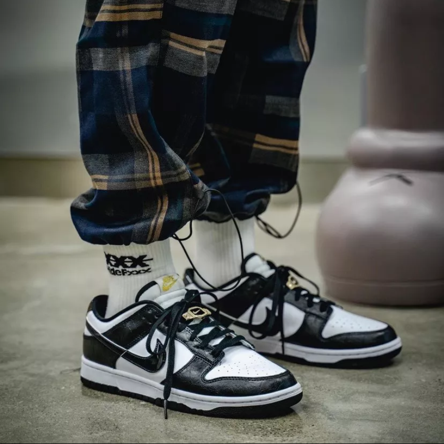Giày Nike Dunk Low Retro SE 'World Champs Black White' DR9511-100 - Ảnh 2
