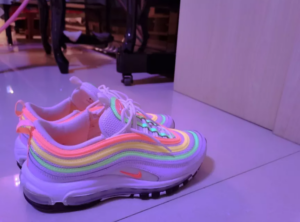 Alternative view of Giày Nike Wmns Air Max 97 'Easter' CW7017-100