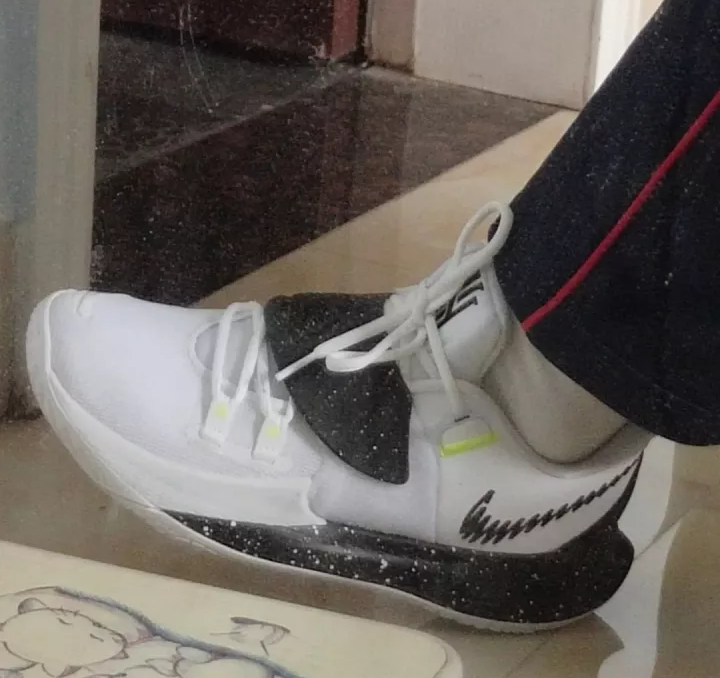 Giày Nike Kyrie Low 3 Team 'White Black' CW6228-101 - Ảnh 4