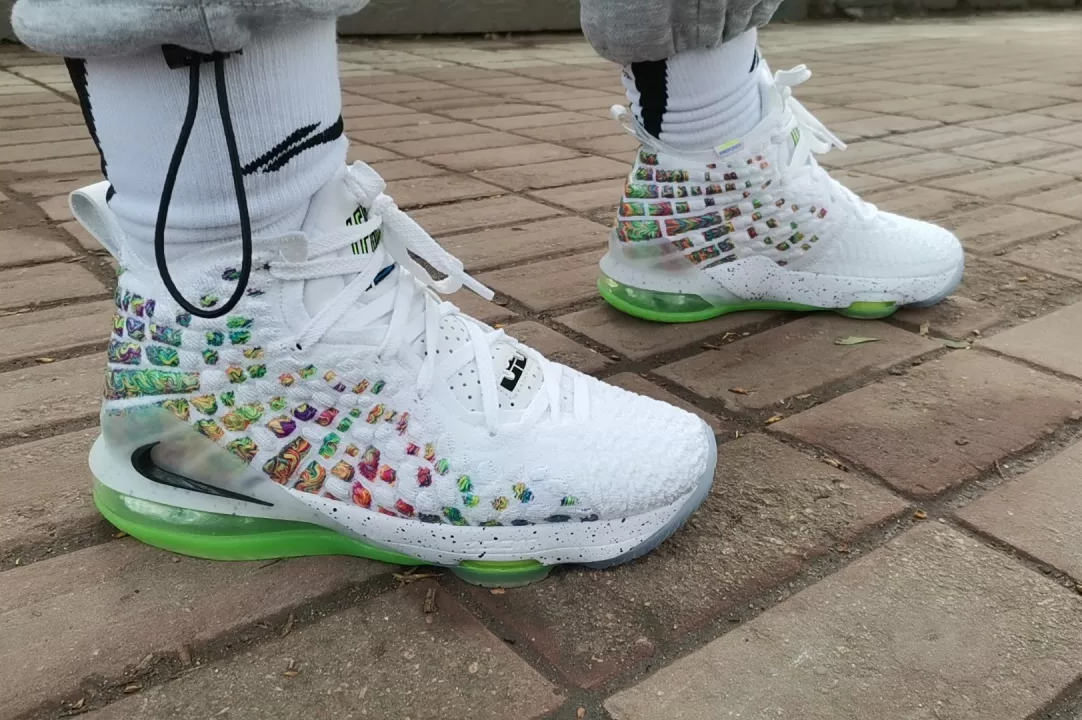 Giày Nike LeBron 17 GS 'Air Command Force' BQ5594-100 - Ảnh 9