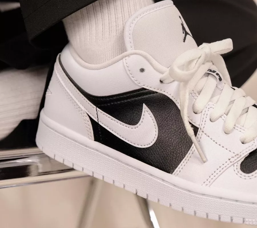 Giày Nike Wmns Air Jordan 1 Low 'Panda' DC0774-100 - Ảnh 3