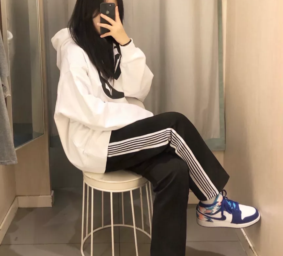 Giày Nike Air Jordan 1 Mid GS 'Geometric Pint' 555112-105 - Ảnh 4