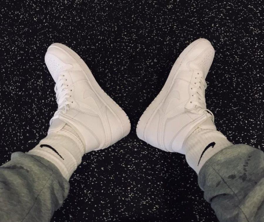 Giày Nike Air Jordan 1 Mid 'Triple White' (2020) 554724-109 - Ảnh 5