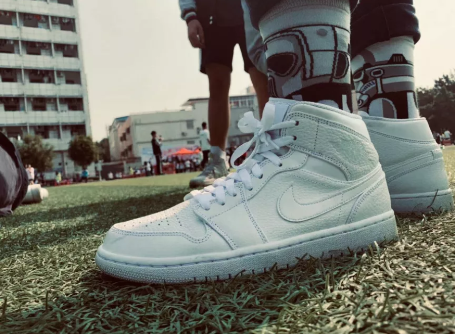 Giày Nike Air Jordan 1 Mid 'Triple White' (2020) 554724-109 - Ảnh 4