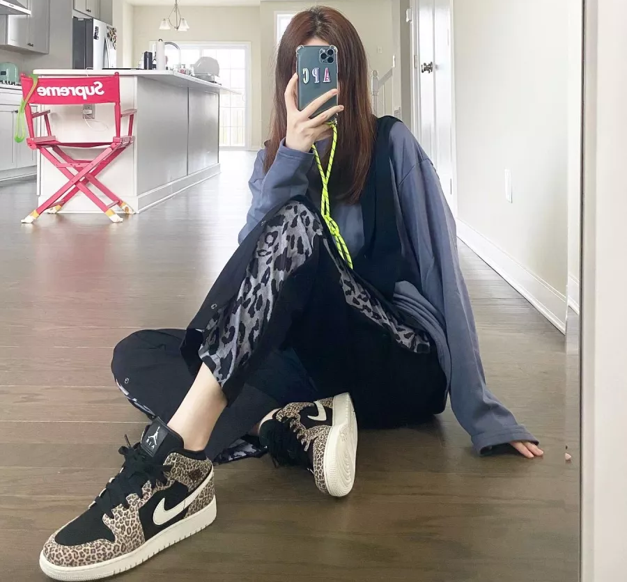 Giày Nike Air Jordan 1 Mid SE GS 'Leopard' BQ6931-021 - Ảnh 13