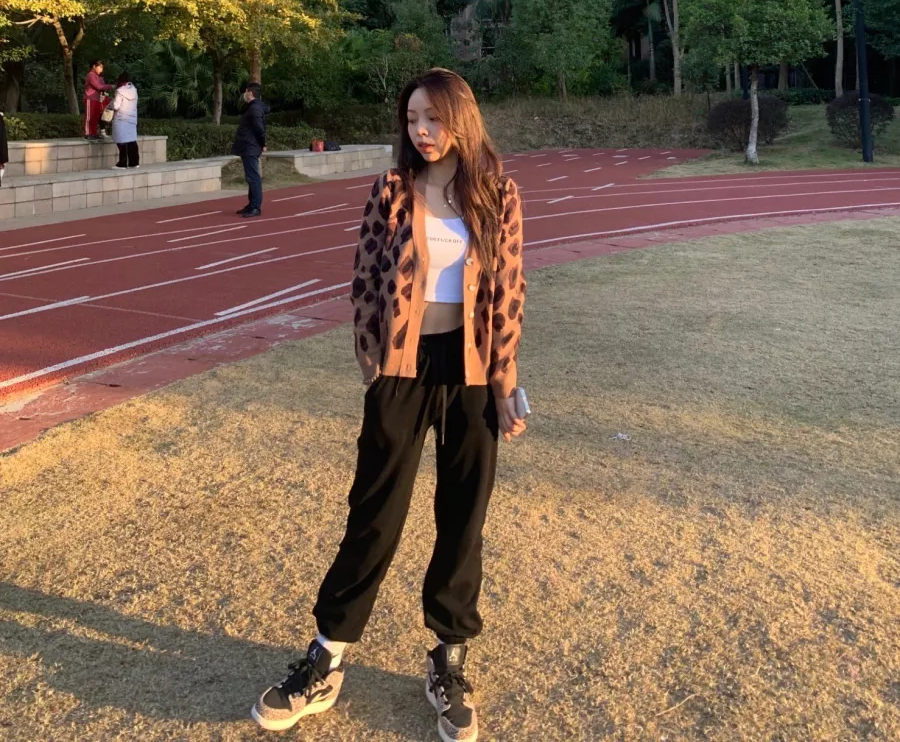 Giày Nike Air Jordan 1 Mid SE GS 'Leopard' BQ6931-021 - Ảnh 9