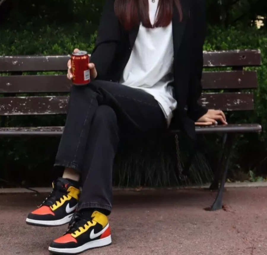 Giày Nike Air Jordan 1 Mid SE GS 'Amarillo Team Orange' BQ6931-087 - Ảnh 5