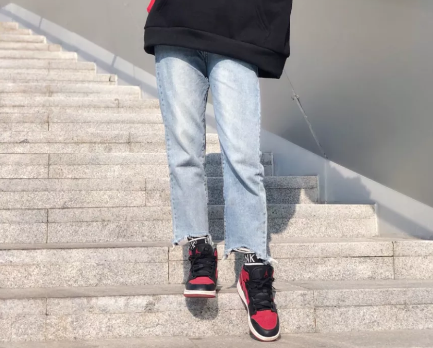 Giày Nike Air Jordan 1 Mid 'Reverse Banned' 554724-610 - Ảnh 6