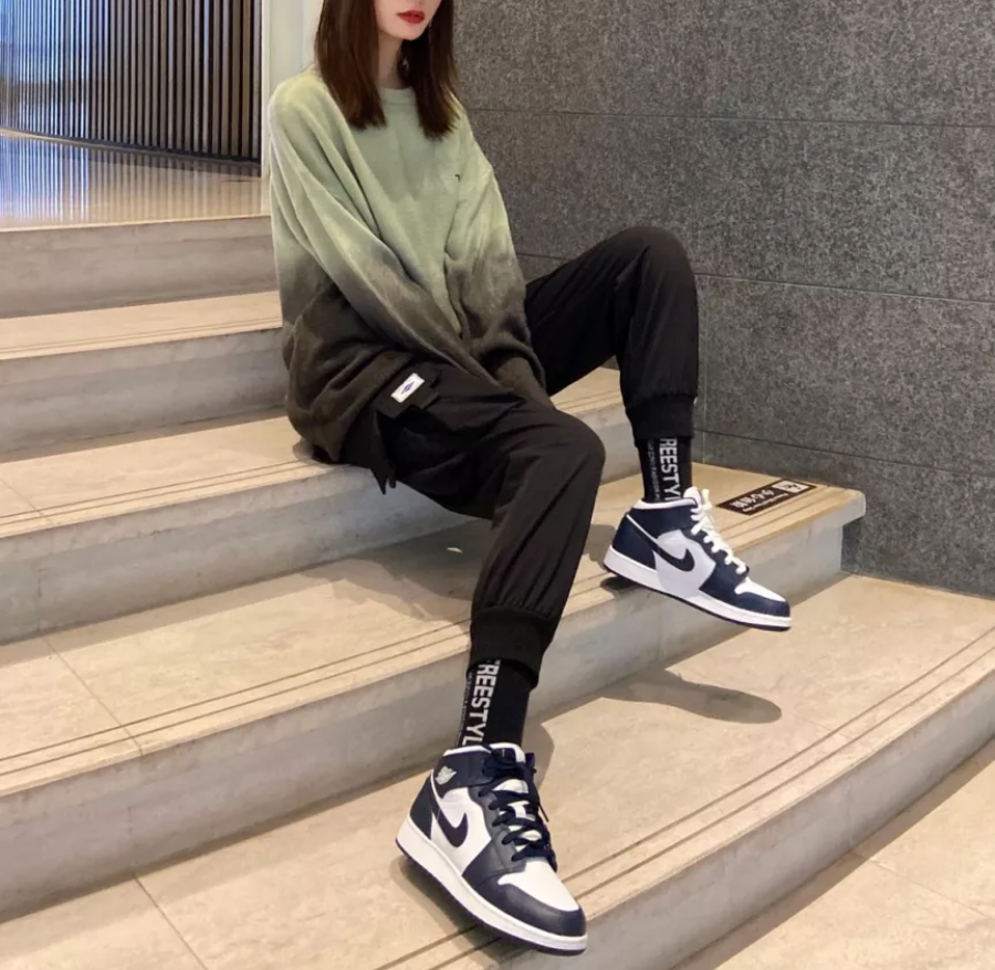 Giày Nike Air Jordan 1 Mid 'Obsidian' 554724-174 - Ảnh 2