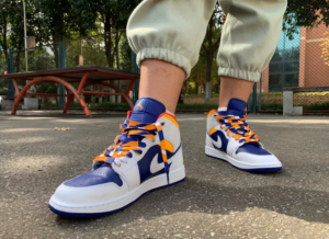 Alternative view of Giày Nike Air Jordan 1 Mid 'White Deep Royal Blue' 554724-131