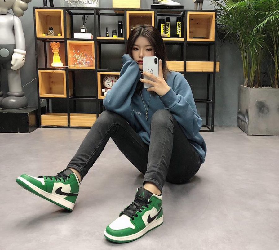 Giày Nike Air Jordan 1 Mid 'Pine Green' 852542-301 - Ảnh 6