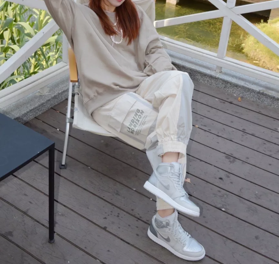 Giày Nike Air Jordan 1 Mid BG 'Wolf Grey' 554725-033 - Ảnh 4