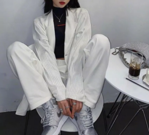 Alternative view of Giày Nike Air Jordan 1 Mid BG 'Wolf Grey' 554725-033