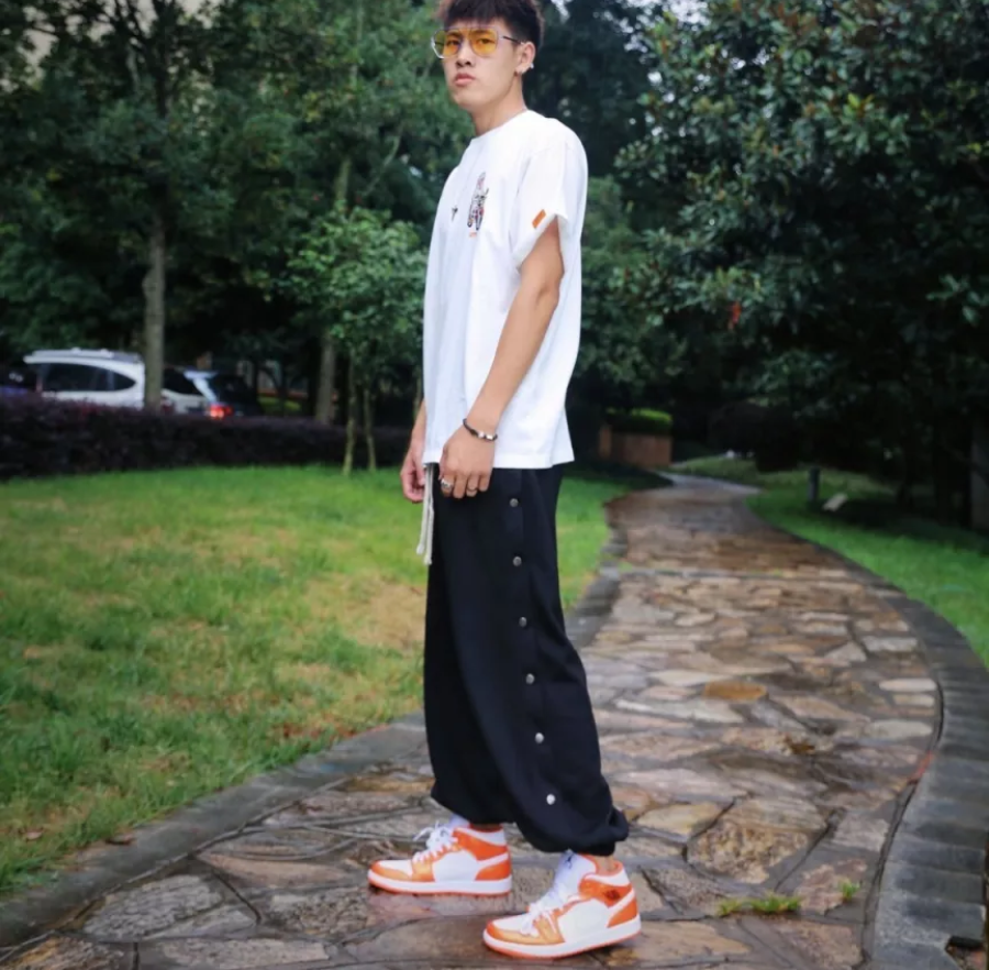 Giày Nike Air Jordan 1 Mid SE 'Electro Orange' DM3531-800 - Ảnh 4