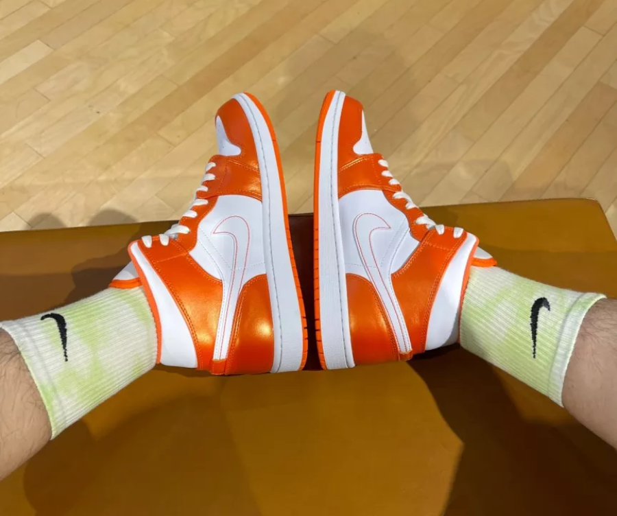 Giày Nike Air Jordan 1 Mid SE 'Electro Orange' DM3531-800 - Ảnh 3