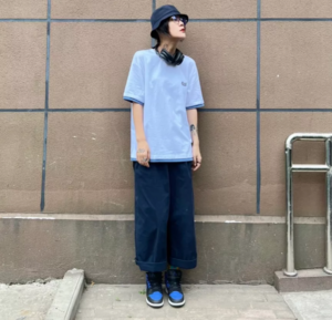 Alternative view of Giày Nike Air Jordan 1 Mid PS 'Hyper Royal' 640734-077