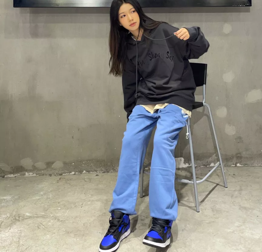 Giày Nike Air Jordan 1 Mid GS 'Hyper Royal' 554725-077 - Ảnh 4