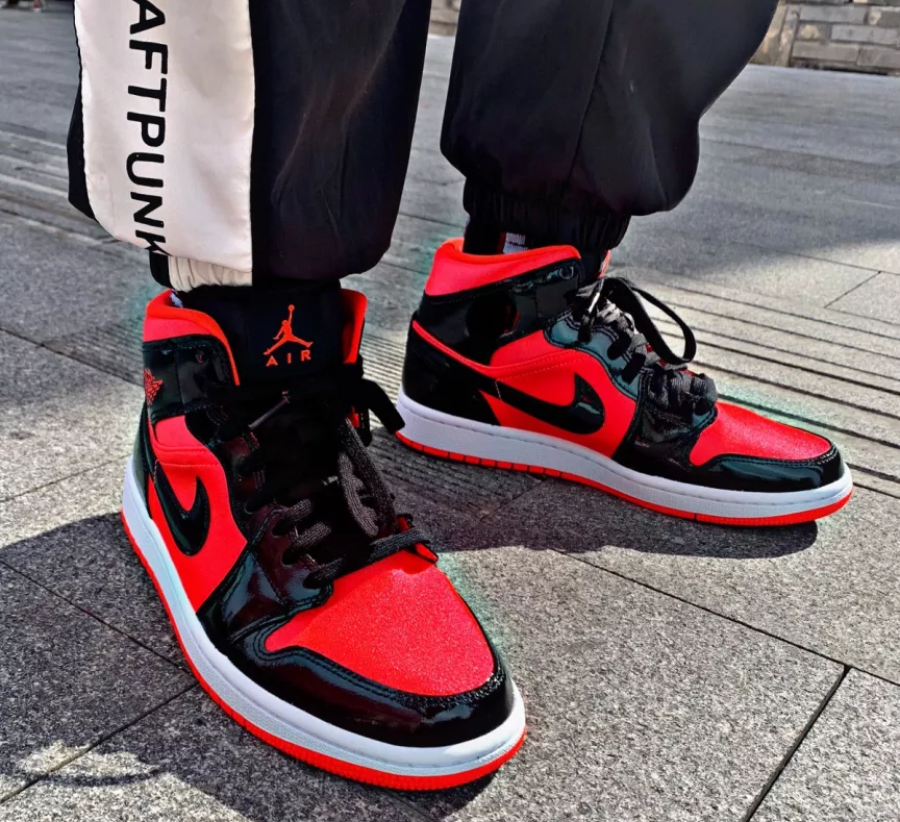 Giày Nike Air Jordan 1 Mid 'Hot Bred Punch' BQ6472-600 - Ảnh 3