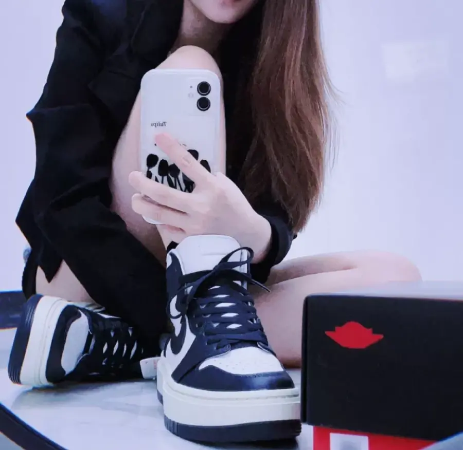 Alternative view of Giày Nike Air Jordan 1 Elevated High ‘White Black’ DN3253-100