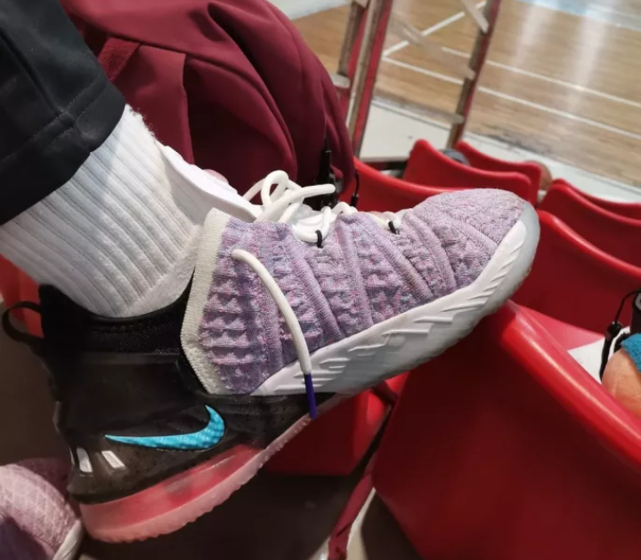 Giày Nike LeBron 18 GS 'Graffiti' CW2760-900 - Ảnh 5