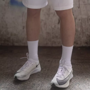 Giay Nike Zoom Fly 3 'White Black' AT8240-100