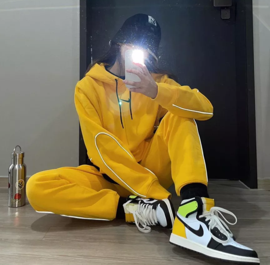 Giày Nike Air Jordan 1 Retro High OG GS 'Volt Gold' 575441-118 - Ảnh 4