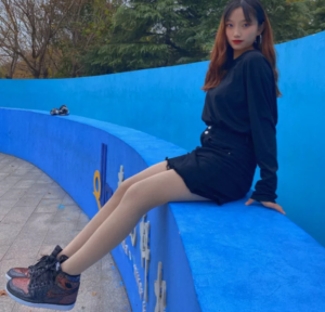 Alternative view of Giày Nike Air Jordan 1 Retro High Fearless Metallic 'Rose Gold' CU6690-006