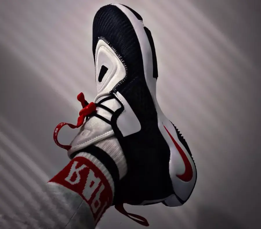 Alternative view of Giày Nike LeBron Soldier 14 GS 'Bred' CN8689-002