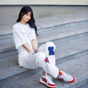 Alternative view of Giày Nike Air Jordan 1 Low SE GS 'Spades' DJ5186-100