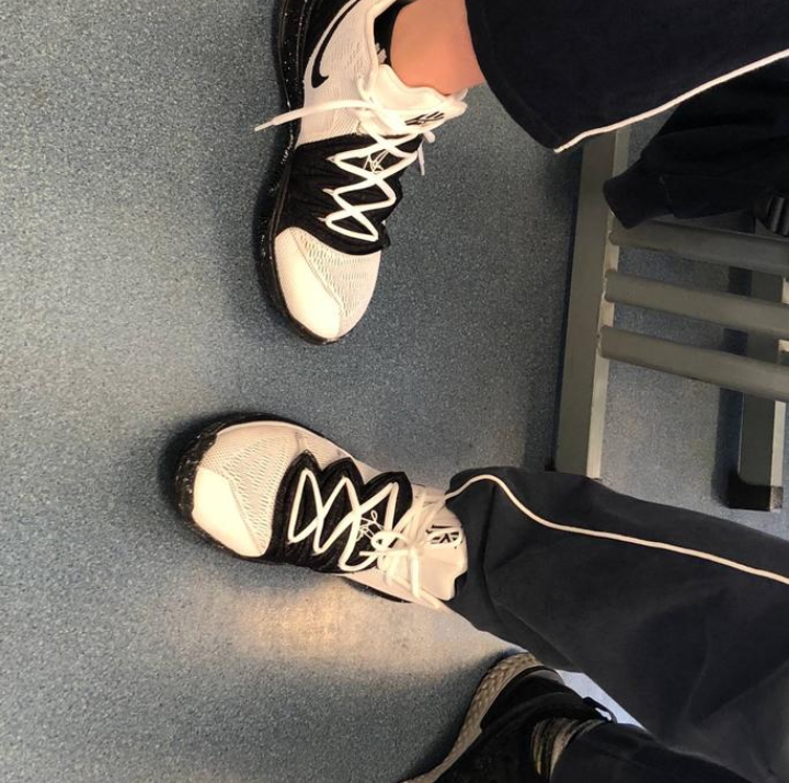 Giày Nike Kyrie 5 'Oreo' AO2918-100 - Ảnh 3