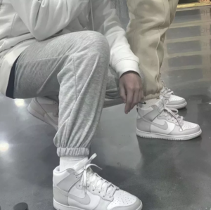 Alternative view of Giày Nike Dunk High GS 'Vast Grey' DB2179-101