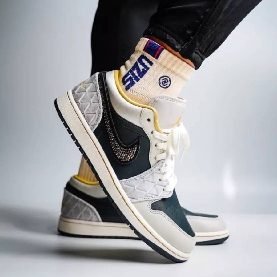 Giay Nike Air Jordan 1 Low 'Beaded Swoosh' DV1762-001