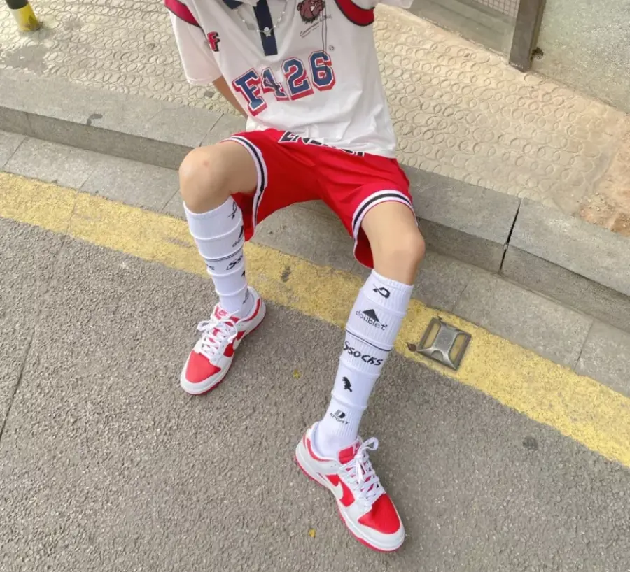 Alternative view of Giày Nike Dunk Low 'White University Red' DD1391-600