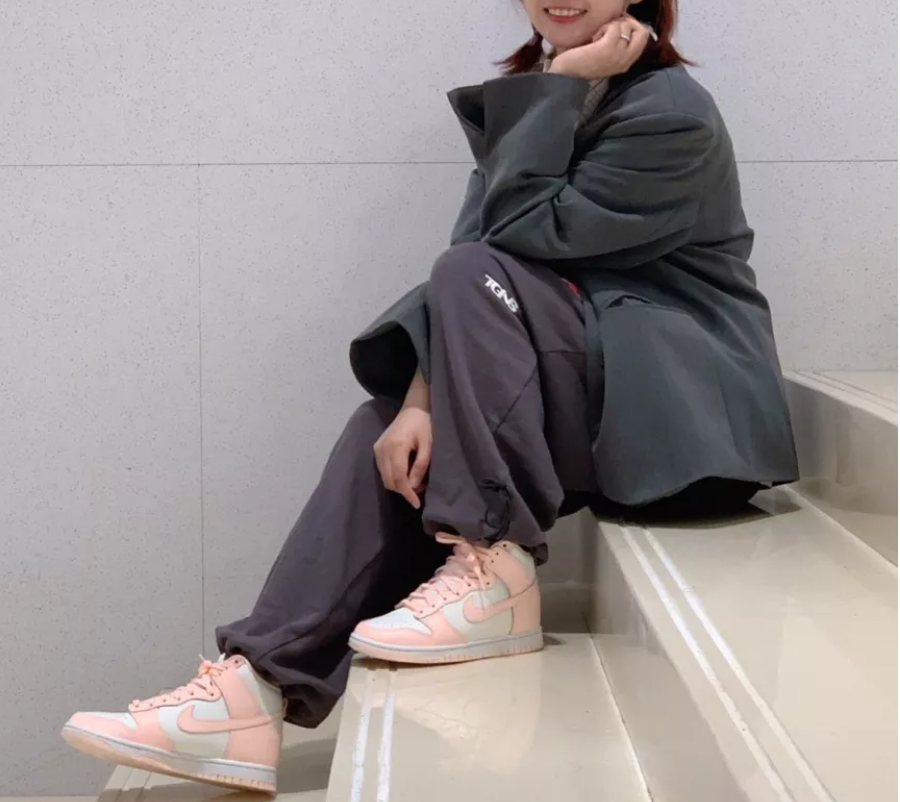 Giày Nike Wmns Dunk High 'Crimson Tint' DD1869-104 - Ảnh 2